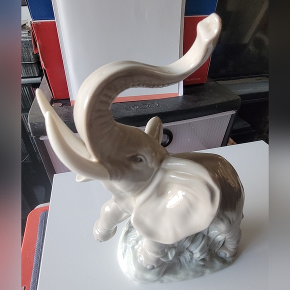 NAO ELEPHANT Rare Vintage by Lladro made in Spain excellent condition - Picture 2 of 6